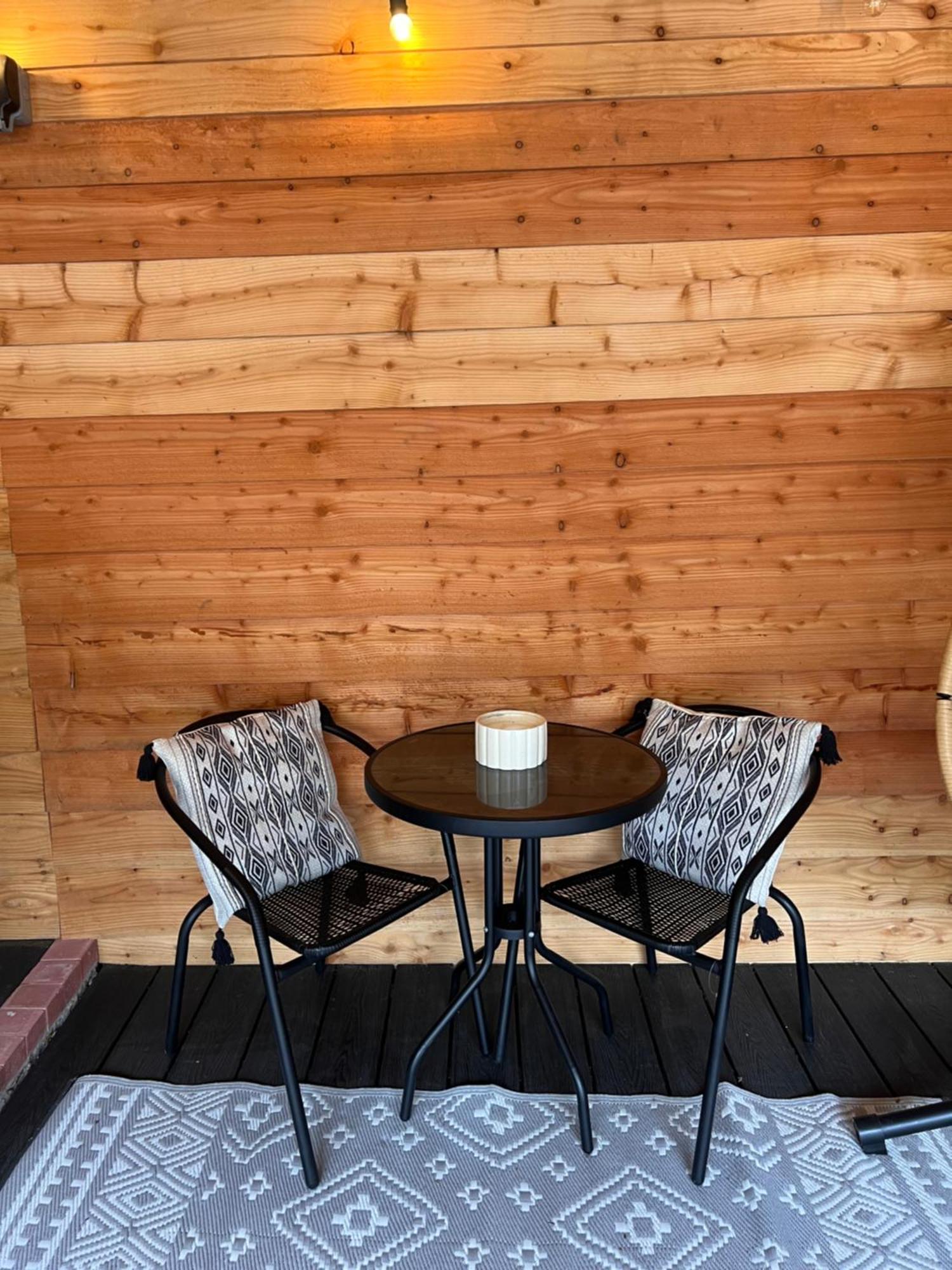 Luxury Courtyard Studio In Llangollen Bagian luar foto