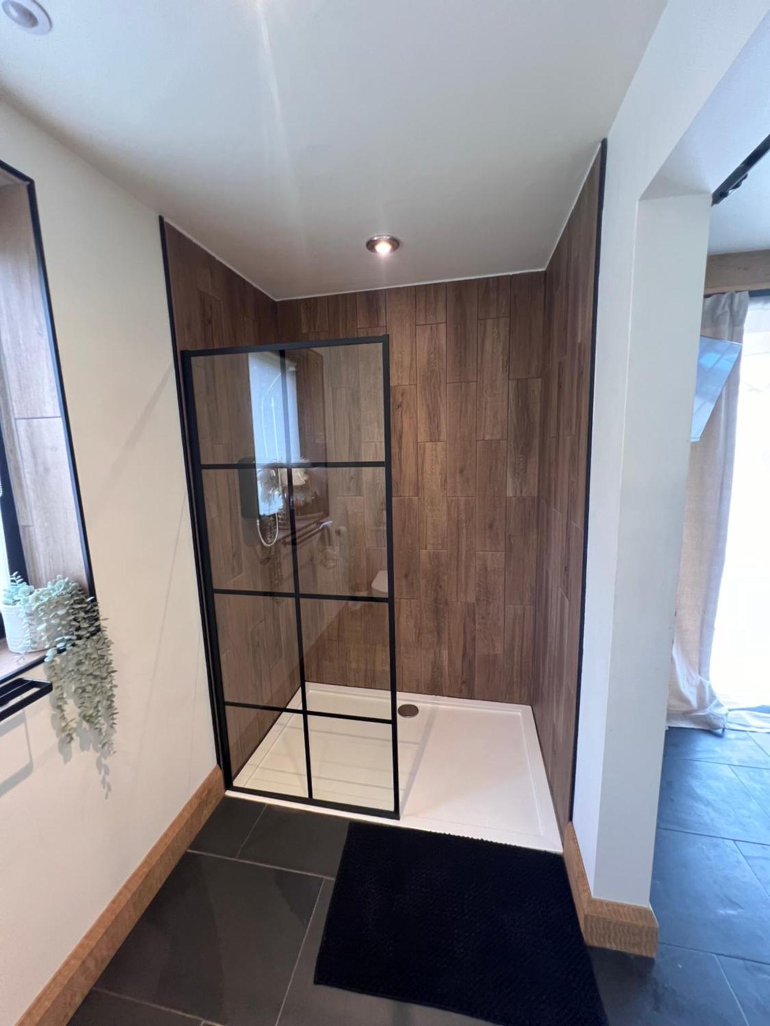 Luxury Courtyard Studio In Llangollen Bagian luar foto