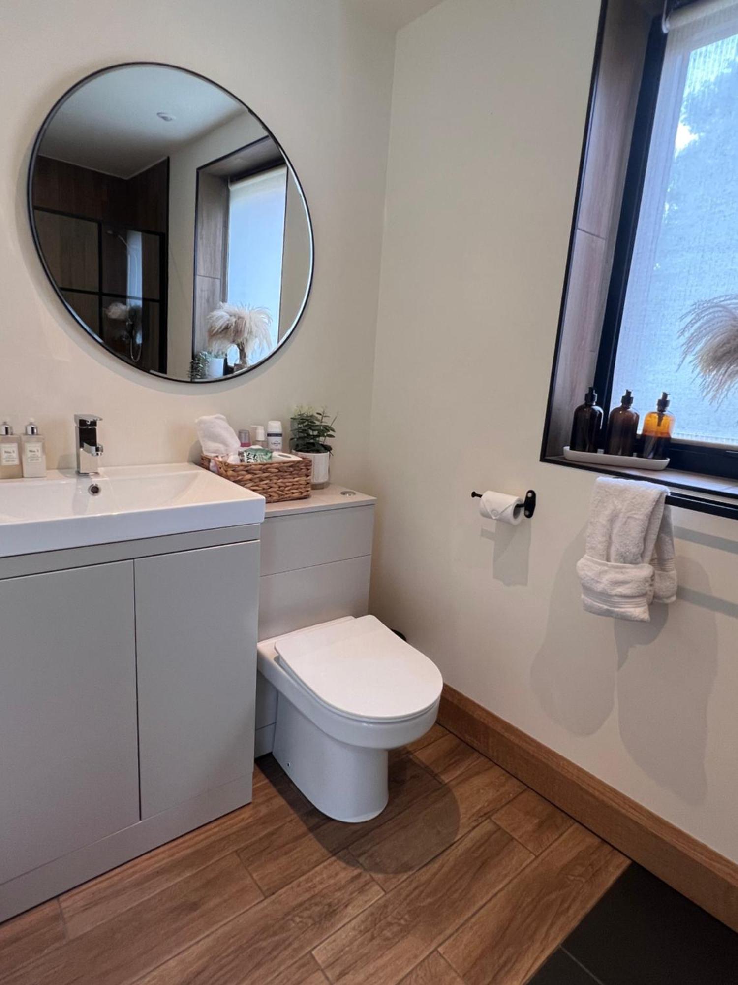 Luxury Courtyard Studio In Llangollen Bagian luar foto