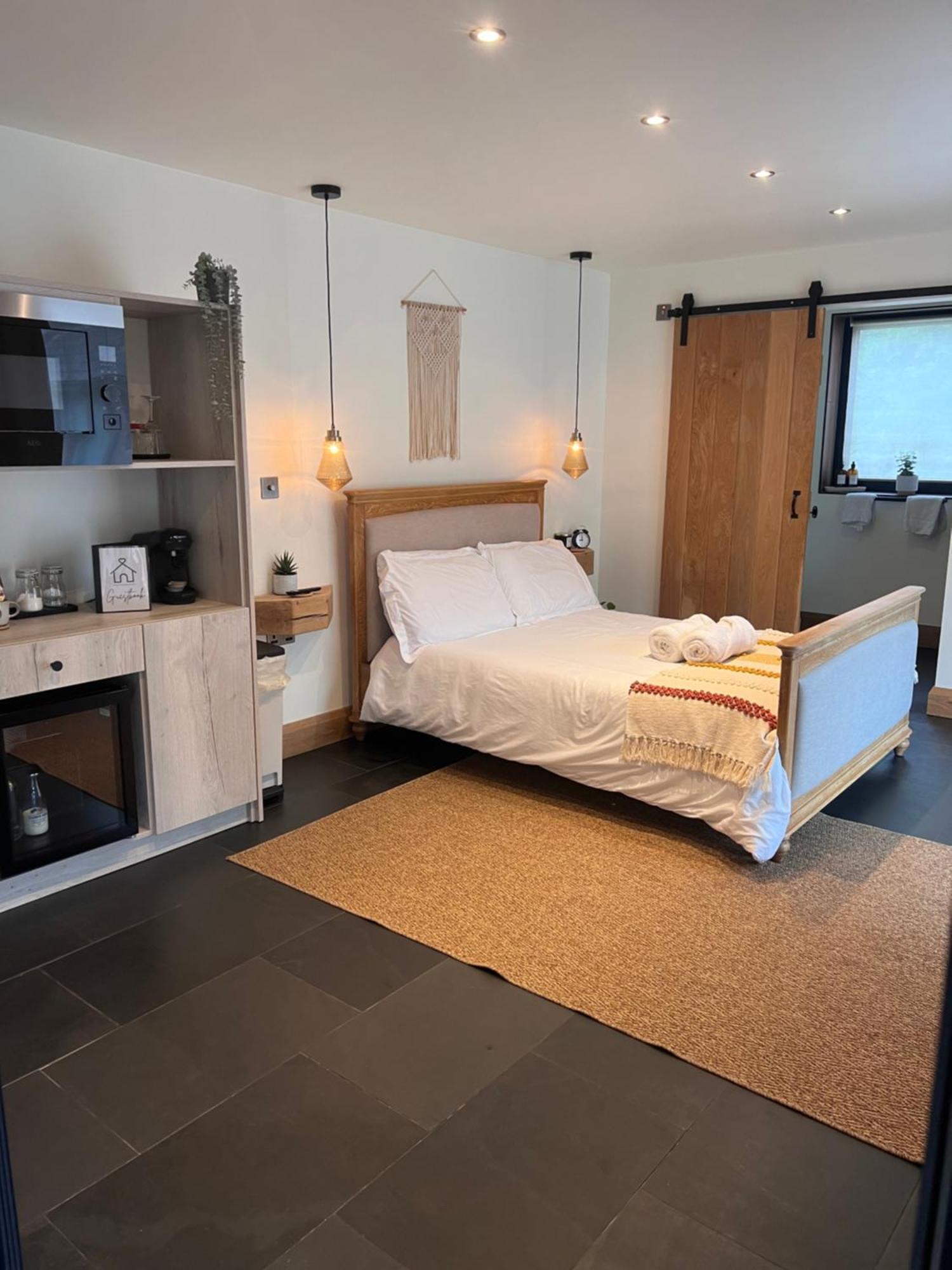 Luxury Courtyard Studio In Llangollen Bagian luar foto